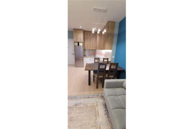 Tirane, jepet me qera apartament 1+1+Ballkon Kati 9, 70 m² 550 € (Kompleksi Kontakt)