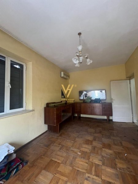 Tirane, jepet me qera zyre Kati 1, 70 m² 1.000 € (MINE PEZA)
