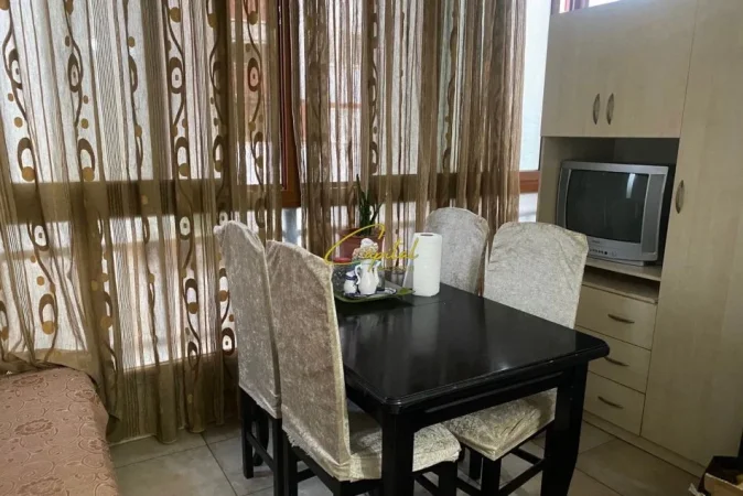 Tirane, jepet me qera apartament 1+1 Kati 2, 60 m² 400 € (YZBERISHT)