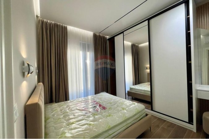 Tirane, jepet me qera apartament 2+1+Ballkon Kati 8, 130 m² 1.500 € 