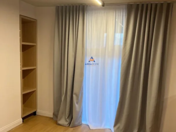 Tirane, jepet me qera apartament duplex 1+1+Ballkon Kati 3, 85 m² 550 € (KOMPLEKSI DOPLER, AMERIKAN 3)