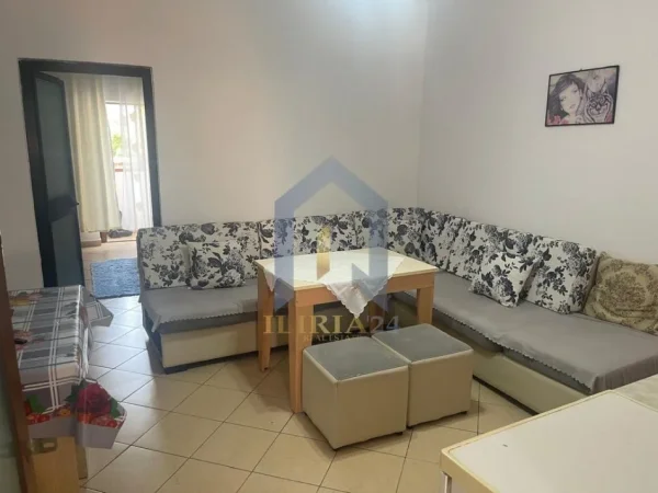 Tirane, jap me qera apartament 1+1+Ballkon Kati 1, 55 m² 400 € (Allias)