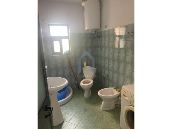 Tirane, jap me qera apartament 1+1+Ballkon Kati 1, 55 m² 400 € (Allias)