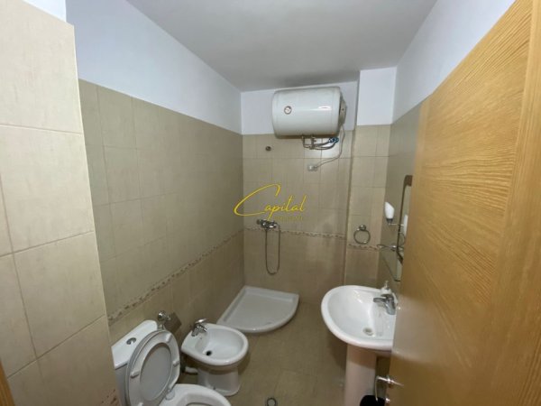 Tirane, jepet me qera apartament 2+1 Kati 5, 100 m² 600 € (ISH STACIONI TRENIT)