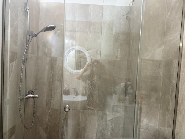 Tirane, jepet me qera apartament 1+1 Kati 2, 450 € 