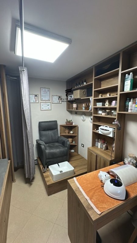 Tirane, jepet me qera dyqan Kati 0, 16 m² 350 € (RRUGA E ELBASANIT)