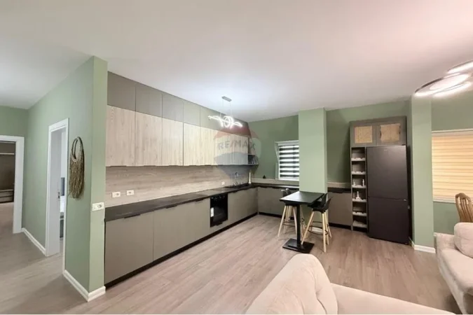 Tirane, shitet apartament 2+1+Ballkon , 140 m² 350.000 € 