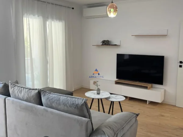 Jepet apartament me qera  2+1+Ballkon Kati 2, 90 m² (BULEVARDI ZOGU, I PARE, PRANE MINISTRIS SE DREJTESIS)