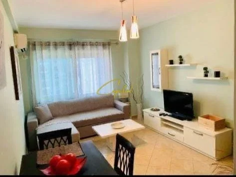 Tirane, jepet me qera apartament 1+1 Kati 5, 55 m² 550 € (21 DHJETORI)