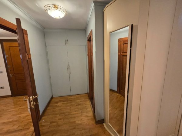 shes apartament 4+1 , 220 m² 600.000 € (Bulevardi Zogu i Pare)