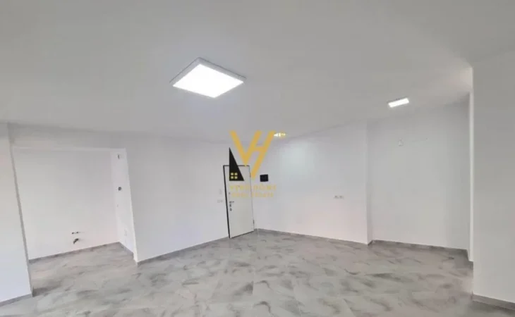 Tirane, jepet me qera zyre Kati 1, 70 m² 700 € (LIQENI ARTIFICIAL)