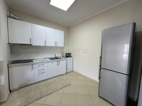 Tirane, jepet me qera apartament 2+1 Kati 11, 112 m² 700 € (Stacioni i Trenit , Hipotek)
