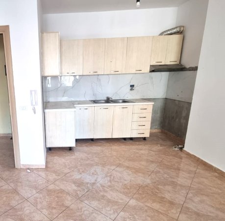 Apartament 2+1 me Qira ne Astir  450 €URO