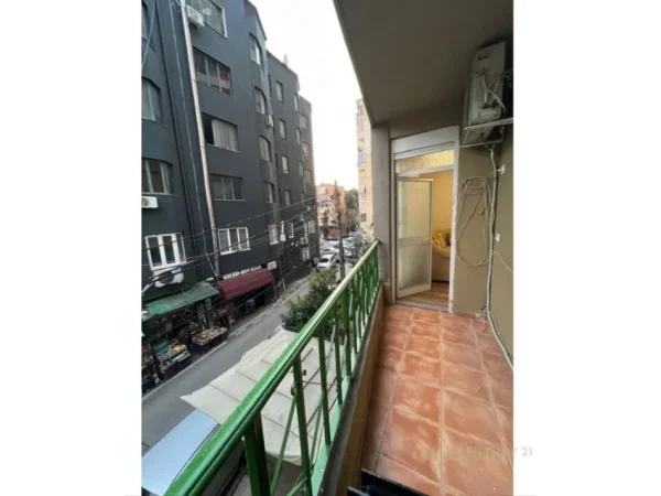 Tirane, shitet apartament 1+1 Kati 2, 68 m² 170.000 € (Ministria e jashtme)