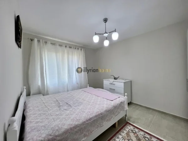 Tirane, jepet me qera apartament 2+1+Ballkon Kati 5, 80 m² 600 € (Rruga Fortuzi)