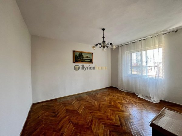 Tirane, jepet me qera apartament 3+1+Ballkon Kati 5, 90 m² 680 € (Rruga Fortuzi)