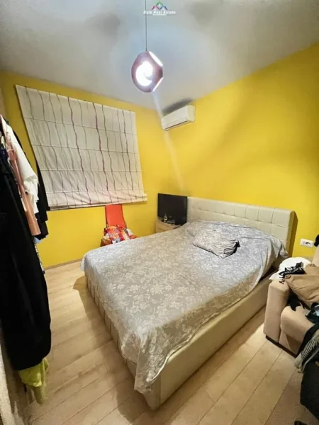 Tirane, jepet me qera apartament 2+1 Kati 4, 98 m² 800 € (selvia)