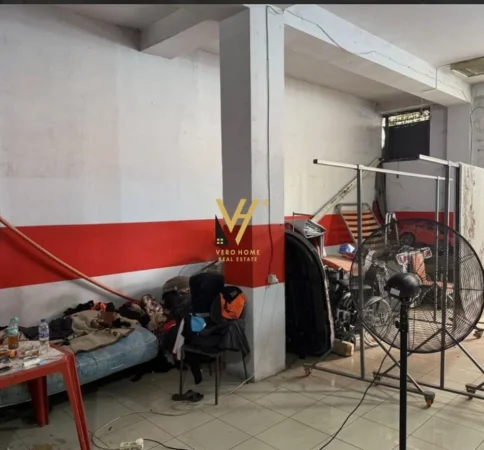 Tirane, jepet me qera magazine Kati 0, 120 m² 1.200 € (IRFAN TOMINI)