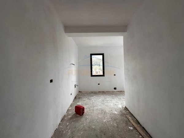 Tirane, shitet apartament 2+1+Ballkon Kati 4, 134 m² 215.000 € 