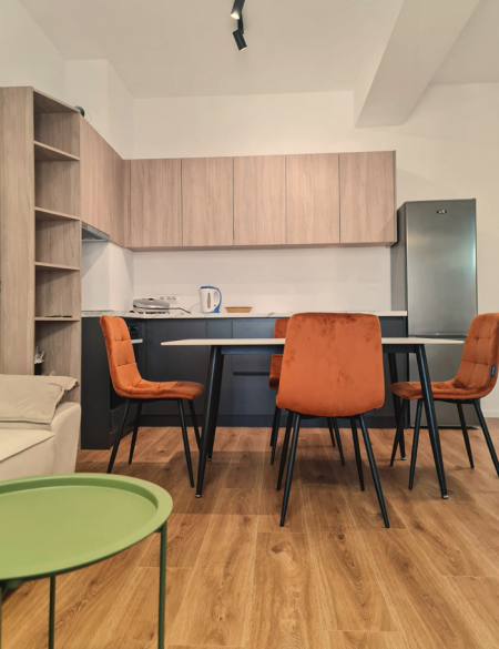 Tirane, jepet me qera apartament 1+1+Ballkon Kati 7, 60 m² 400 € (Rezidenca Kaimi)