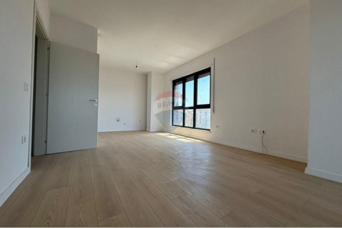 Tirane, shitet apartament 3+1+Ballkon , 123 m² 355.000 € 
