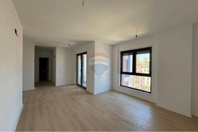 Tirane, shitet apartament 2+1+Ballkon , 97 m² 280.000 € 