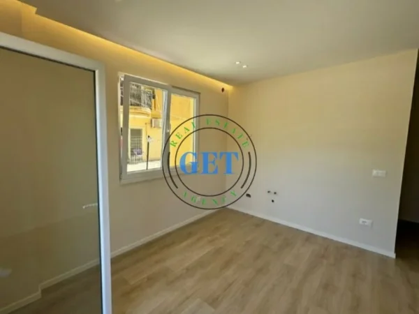 Durres, shitet apartament 1+1+Ballkon Kati 3, 55 m² 95.000 € (Shkembi i Kavajes, Durres)