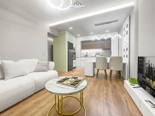 Tirane, jepet me qera apartament 1+1+Ballkon Kati 2, 62 m² 1100 € (bllok)