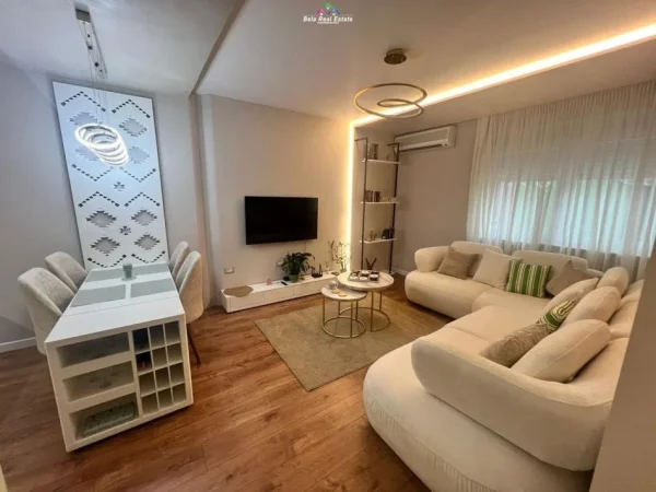 Tirane, jepet me qera apartament 1+1+Ballkon Kati 2, 62 m² 1100 € (bllok)