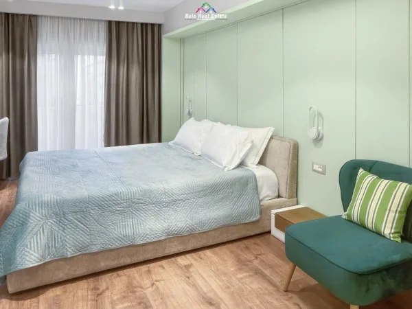 Tirane, jepet me qera apartament 1+1+Ballkon Kati 2, 62 m² 1100 € (bllok)