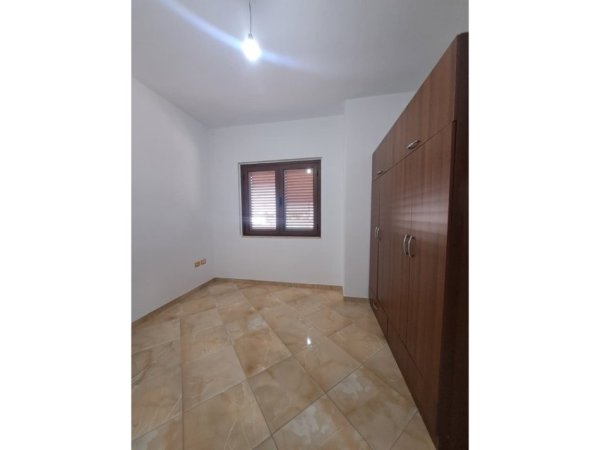 Tirane, jepet me qera apartament , 125 m² (Selite , Tirane.)
