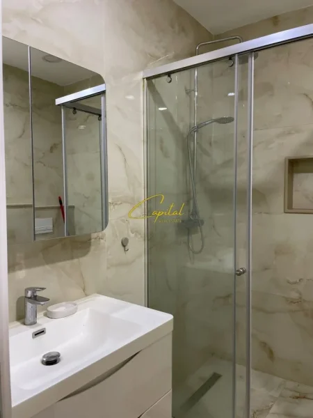 Tirane, jepet me qera apartament 1+1 Kati 4, 65 m² 850 € (ISH BLLOKU)