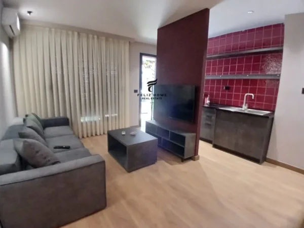 Tirane, jepet me qera apartament 1+1 Kati 1, 50 m² 700 € (MYSLYM SHYRI)