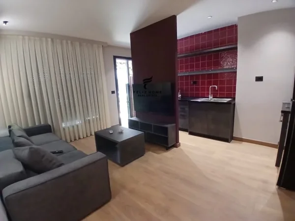 Tirane, jepet me qera apartament 1+1 Kati 1, 50 m² 700 € (MYSLYM SHYRI)