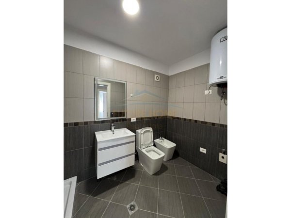 Tirane, shitet apartament 2+1+Aneks+Ballkon Kati 3, 94 m² 135.000 € (FRESKU)