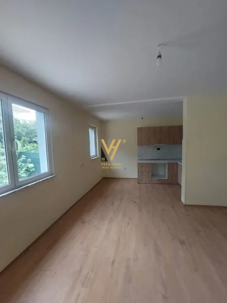 Tirane, jepet me qera shtepi 1 Katshe Kati 0, 460 m² 800 € (DON BOSKO)