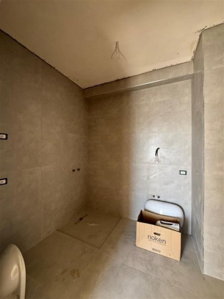 Tirane, shes 3+1+Ballkon Kati 10, 138 m² 570.000 € 