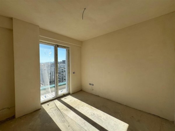 Tirane, shes 3+1+Ballkon Kati 10, 138 m² 570.000 € 