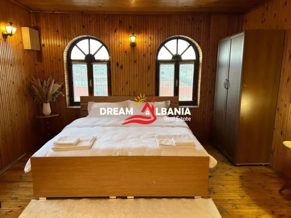 Tirane, jepet me qera apartament 2+1 , 190 m² 600 € (ne rrugen e Dibres, prane spitalit American 2)
