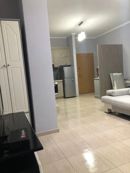 Tirane, jepet me qera apartament 2+1 Kati 2, 100 m² 500 € (Pallatet Cabej Misto Mame)
