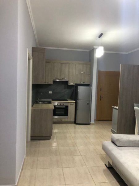 Tirane, jepet me qera apartament 2+1 Kati 2, 100 m² 500 € (Pallatet Cabej Misto Mame)