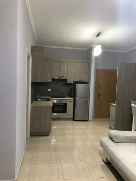 Tirane, jepet me qera apartament 2+1 Kati 2, 100 m² 500 € (Pallatet Cabej Misto Mame)