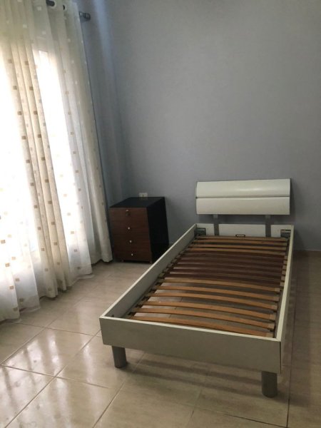 Tirane, jepet me qera apartament 2+1 Kati 2, 100 m² 500 € (Pallatet Cabej Misto Mame)