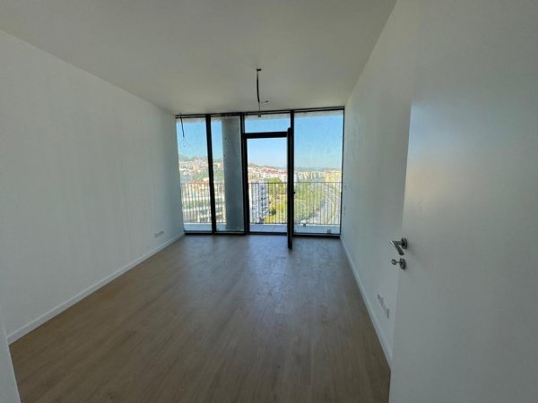 Tirane, jepet me qera ambjent biznesi Kati 9, 146 m² 1.500 € (LAKE VIEW RESIDENCE)