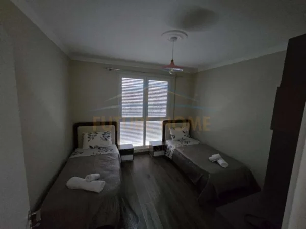 Tirane, jepet me qera apartament 2+1+Ballkon Kati 5, 110 m² 650 € (Selite)