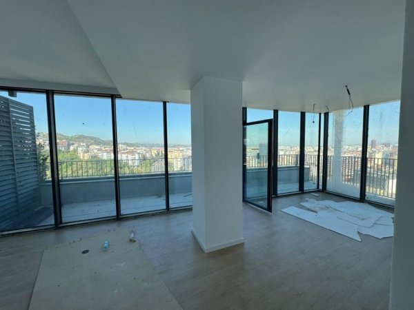 Tirane, jepet me qera ambjent biznesi Kati 12, 138 m² 1.500 € (LAKE VIEW RESIDENCE)