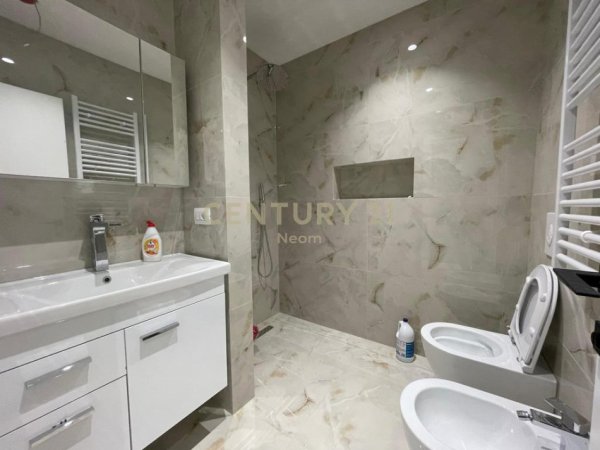 Tirane, jepet me qera apartament 2+1 Kati 1, 77 m² 700 € (Liqeni i Thate)
