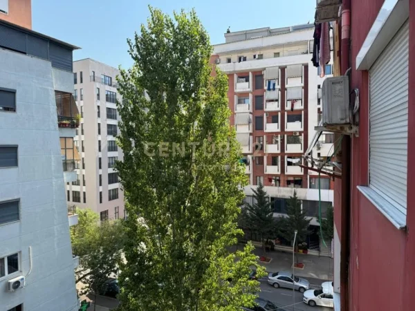 Tirane, shitet apartament 2+1+Ballkon Kati 4, 88 m² 139.000 € (rruga besim alla)