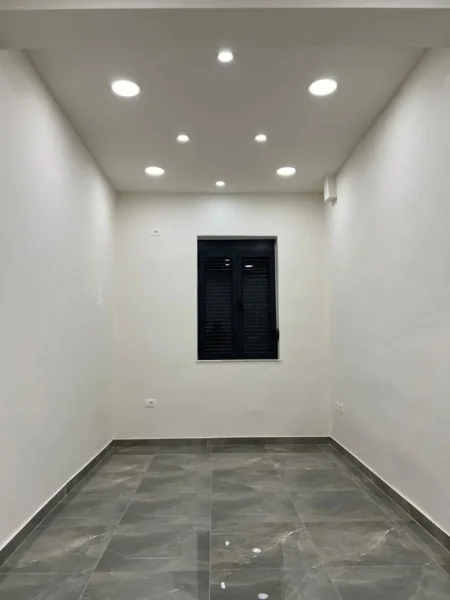 Tirane, shitet ambjent biznesi Kati 0, 73 m² 520.000 € 
