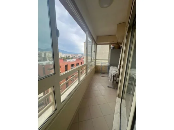 Tirane, jepet me qera apartament 2+1 Kati 10, 108 m² 800 € (Kompleksi Panorama)